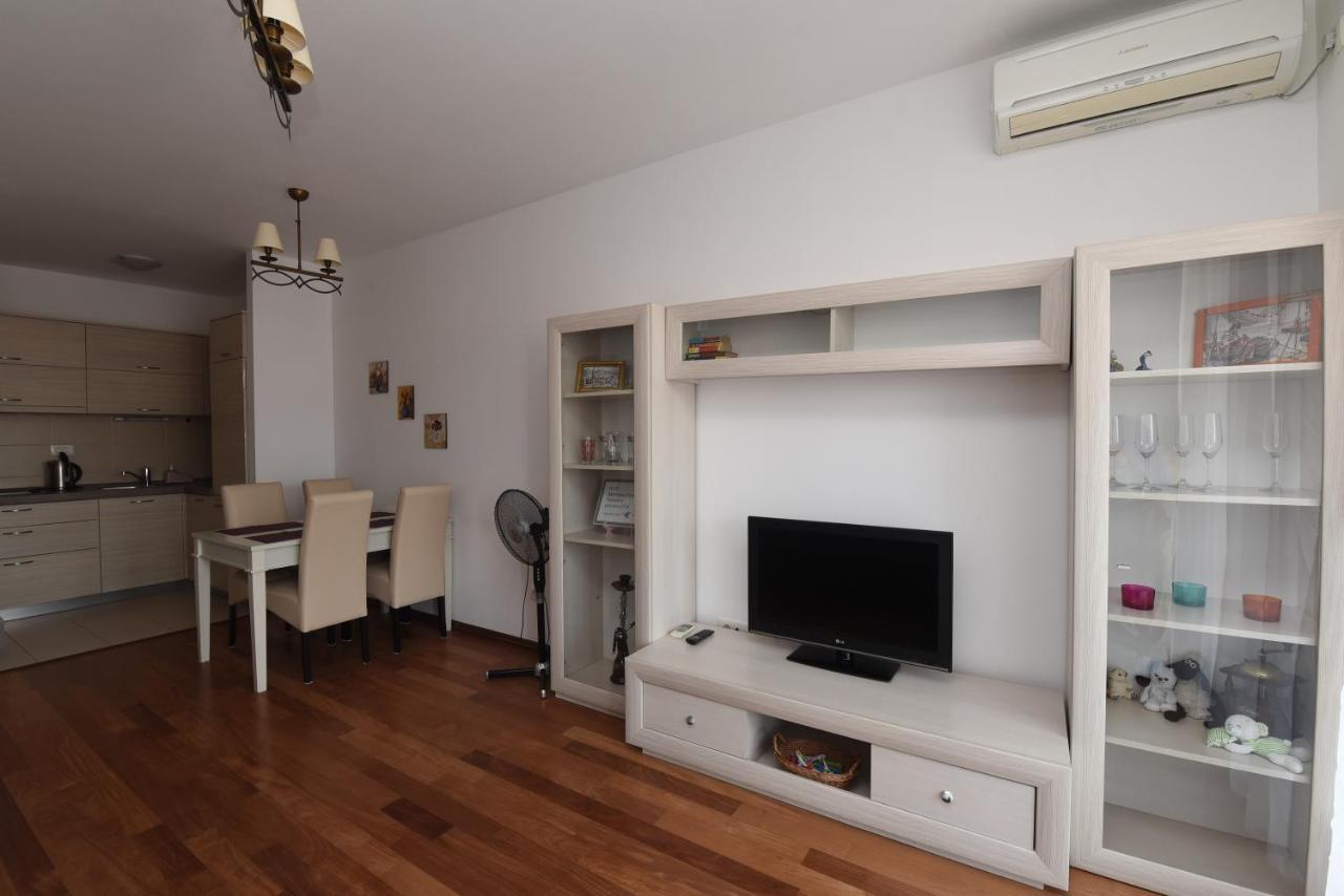 Ferienwohnung Apartamenti Enjoy Petrovac na moru Exterior foto