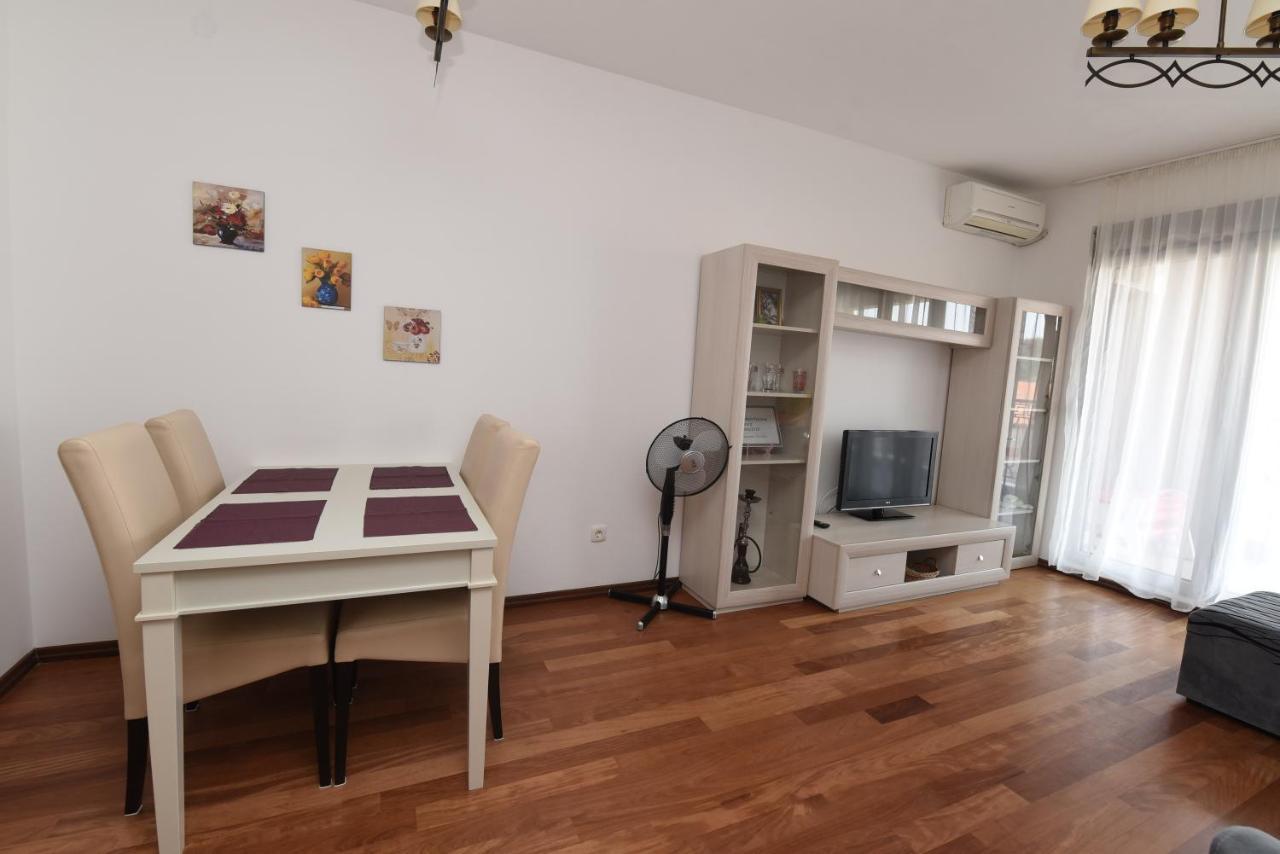 Ferienwohnung Apartamenti Enjoy Petrovac na moru Exterior foto