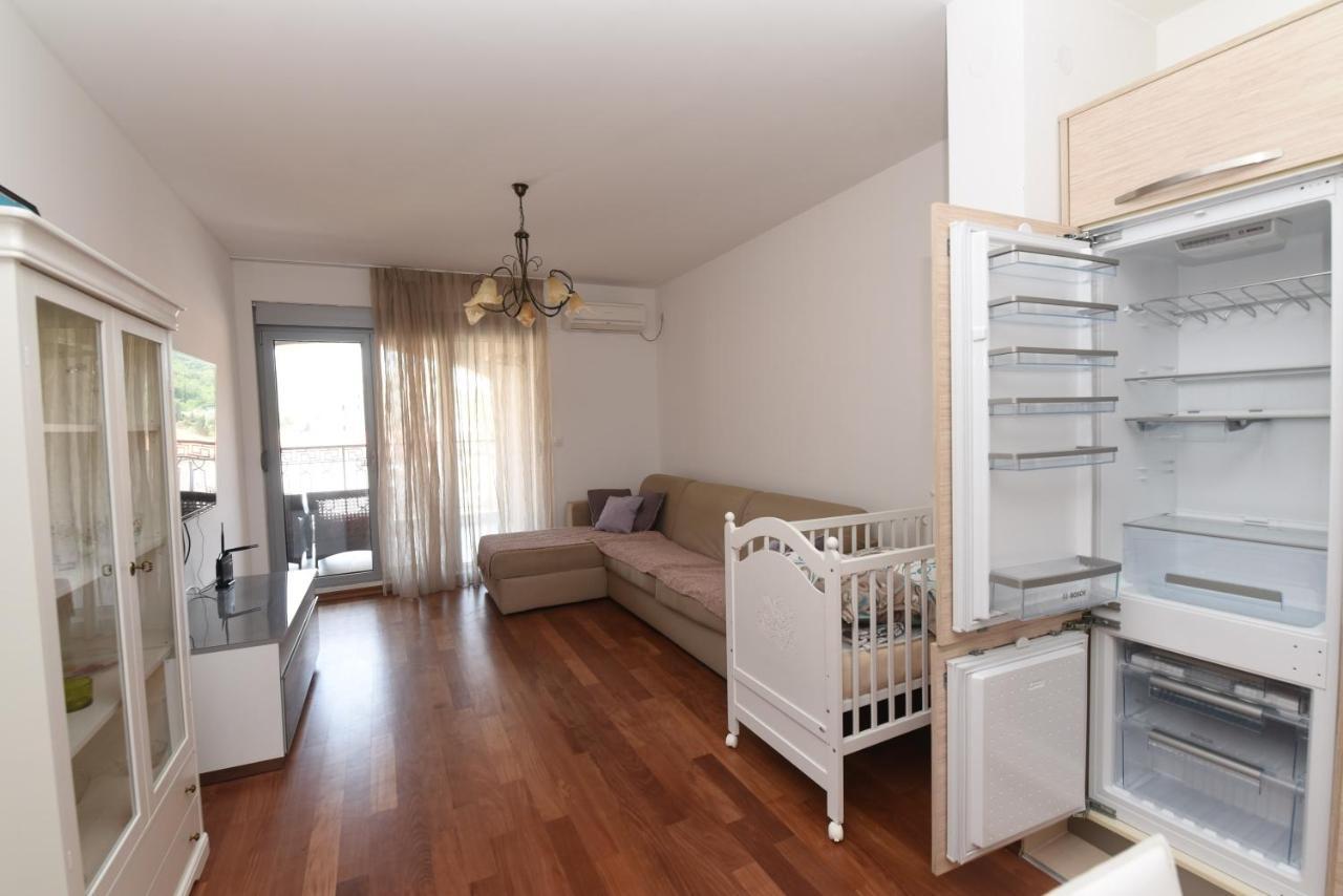 Ferienwohnung Apartamenti Enjoy Petrovac na moru Exterior foto